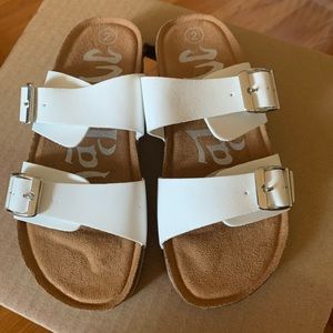girls sandals size 2 never worn